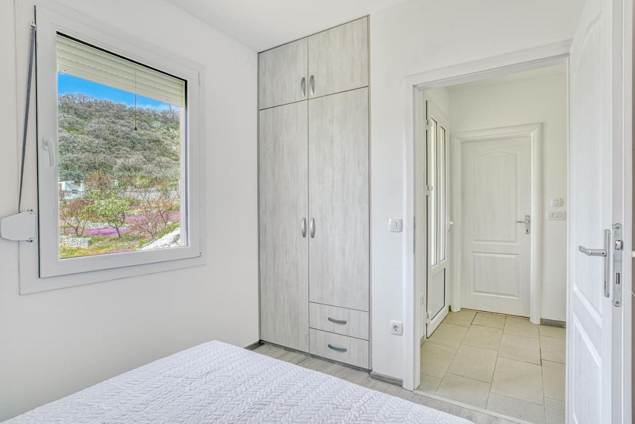 Two Bedroom House With Sea View Maj Buljarica Buitenkant foto
